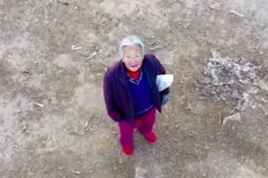 Dùng UAV yêu cầu dân đeo khẩu trang phòng dịch Corona 