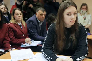 Nga: Tòa lệnh đưa 1 người trốn cách ly trở lại bệnh viện