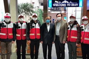 Chuyên gia Trung Quốc đến Iran hỗ trợ chống dịch COVID-19