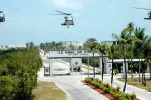 Chụp ảnh căn cứ hải quân Mỹ, 3 người Trung Quốc lãnh án tù