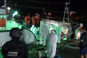 Bắt 2 người đưa lậu 30 người Việt vào Đài Loan bằng tàu cá