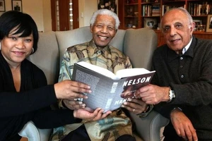 Con gái út nhà Mandela qua đời ở Nam Phi