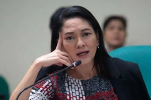 'Ông Duterte cần độc lập chính sách với Trung Quốc' 