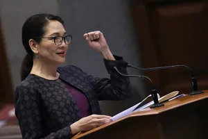 Philippines: Ủng hộ dừng làm ăn công ty TQ xây đảo phi pháp 