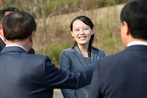 Em gái ông Kim 'đe' Ngoại trưởng Hàn về COVID-19 ở Triều Tiên