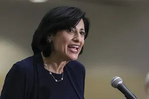 Mỹ nói đang theo dõi 'rất cẩn thận' biến thể Delta Plus