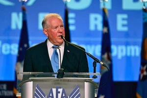 Bộ trưởng Không quân Frank Kendall. Ảnh: SPACE NEWS