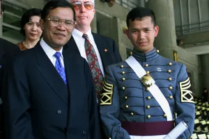 Ông Hun Sen tuyên bố ủng hộ con trai làm thủ tướng, nhưng phải qua bầu cử