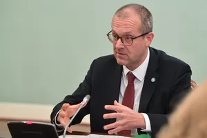 WHO cảnh báo vẫn còn quá sớm để xem COVID-19 như cúm