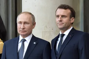 Tổng thống Pháp bảo vệ quyết định duy trì đối thoại với ông Putin