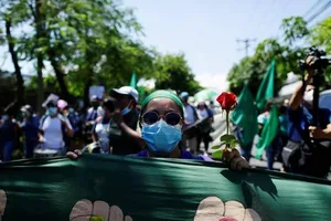 Một phụ nữ El Salvador bị tuyên án 50 năm tù sau khi sẩy thai