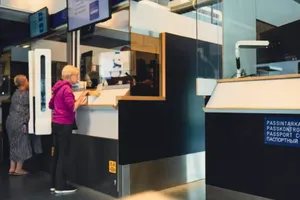 EU sẵn sàng đóng băng thỏa thuận thị thực năm 2007 với Nga