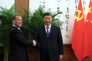 Ông Medvedev bất ngờ thăm Trung Quốc, thảo luận quan hệ song phương, vấn đề Ukraine