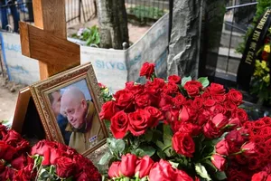 Mộ trùm Wagner được canh gác 24/7 sau sự vụ mất đồ