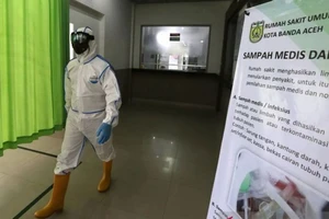 Indonesia điều tra tham nhũng mua sắm thiết bị y tế phòng chống COVID-19