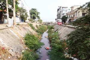 Hết hy vọng cứu kênh Hy Vọng gần sân bay?