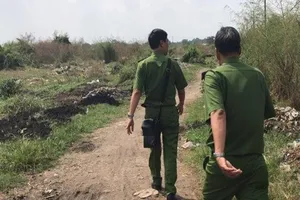  Cảnh sát môi trường lại bắt xe đổ bùn trái phép 