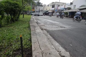 Đường Hoàng Sa tiếp tục hỏng vì khí ga