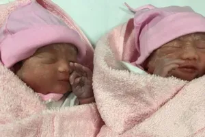 Đã 13 con, vào Sài Gòn chơi sinh thêm hai bé gái