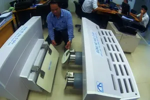 Bắt đầu thay hàng loạt hố ga thối ở quận 3, 4, Gò Vấp