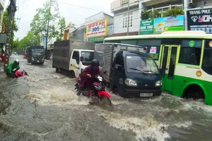 Những cảnh khó quên trong mùa mưa 2017 ở Sài Gòn