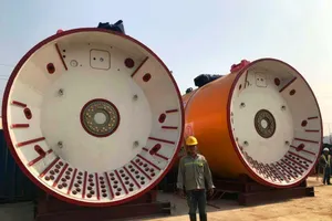 Kích ống khổng lồ để đưa nước thải qua sông Sài Gòn