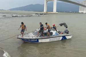Công an TP Đà Nẵng kịp cứu người nhảy cầu Thuận Phước