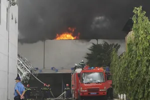 Cháy dữ dội công ty nhựa nằm trong khu công nghiệp 