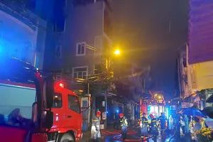 Cháy tầng lầu trong đêm Valentine