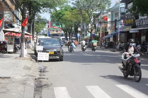 Báo động tình trạng bỏ chướng ngại vật xuống đường để giành chỗ đậu xe