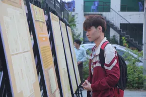 Châu bản triều Nguyễn có bút tích về biển Đà Nẵng 