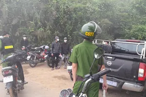 Chặn hàng chục thanh thiếu niên chuẩn bị đua xe
