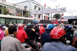 Cách chức, sa thải sáu cán bộ bến phà Vàm Cống