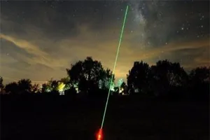 Thủ tướng yêu cầu Bộ Công an điều tra máy bay bị chiếu tia laser