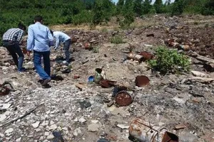 Phát hiện thêm 5 điểm với hàng tấn rác thải từ Formosa