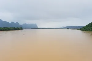 Bộ GTVT chỉ đạo khẩn việc ứng phó với lũ miền Trung