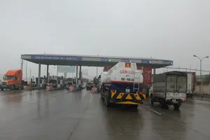 Thu phí qua hầm 'lố' hai năm, ai chịu trách nhiệm?