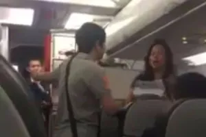 Cấm bay 12 tháng đối với hành khách la hét trên máy bay