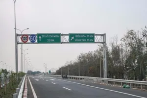 Đi ngược chiều trên cao tốc không thoát khỏi 'mắt thần'