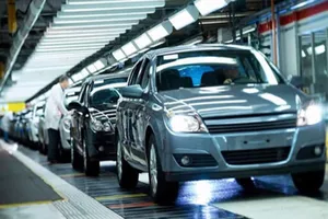 Lại đề nghị ô tô nhập khẩu phải có giấy chính hãng