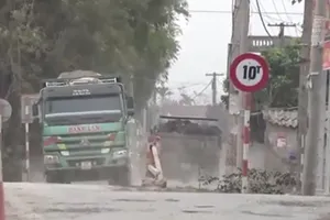 Ủy ban ATGT yêu cầu kiểm tra đường không có xe quá tải