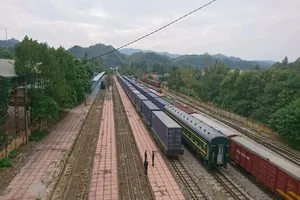 Đoàn tàu container đầu tiên từ Trung Quốc qua Việt Nam