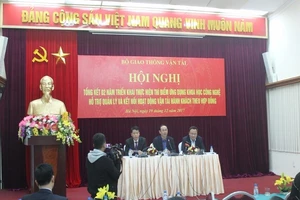 Uber, Grab có dừng hoạt động tại Việt Nam sau thí điểm?