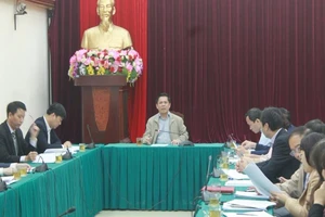 Bộ trưởng Bộ GTVT: Quản Uber, Grab như taxi! 