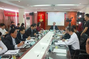 Dừng số lượng xe tham gia Uber, Grab và đòi công bằng