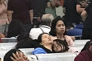 Hành khách vạ vật ở sân bay tiếp tục phản ứng Vietjet 