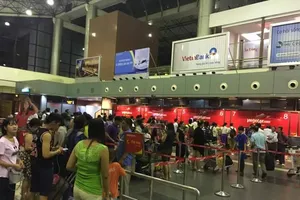 Hành khách Hàn Quốc bị bỏ quên ở sân bay Nội Bài