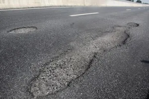 Cao tốc Đà Nẵng-Quảng Ngãi: Nhà thầu bỏ tiền túi khắc phục