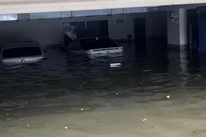 Mưa dữ dội ở miền Trung, sẵn sàng ứng phó tình hình xấu nhất