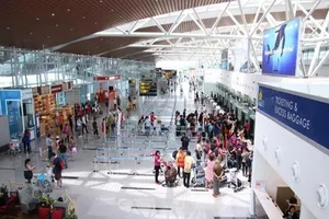 Sân bay Cam Ranh, Đà Nẵng phải xây thêm nhà ga